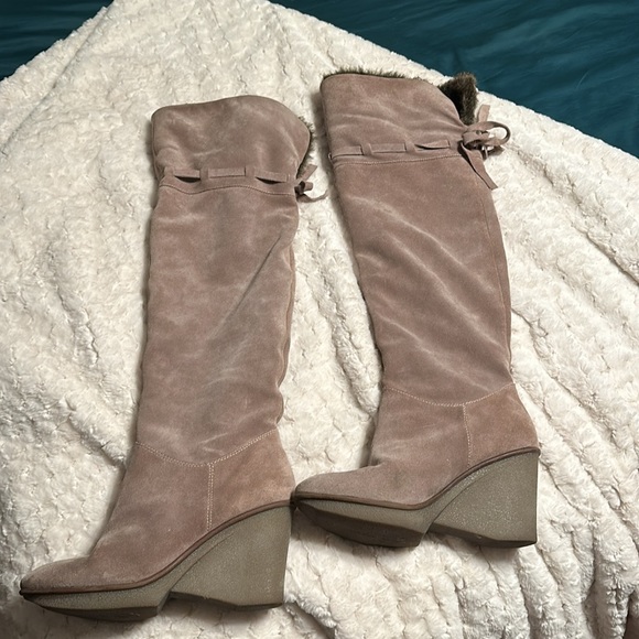 B.Makowsky talk suede boots - Picture 2 of 7